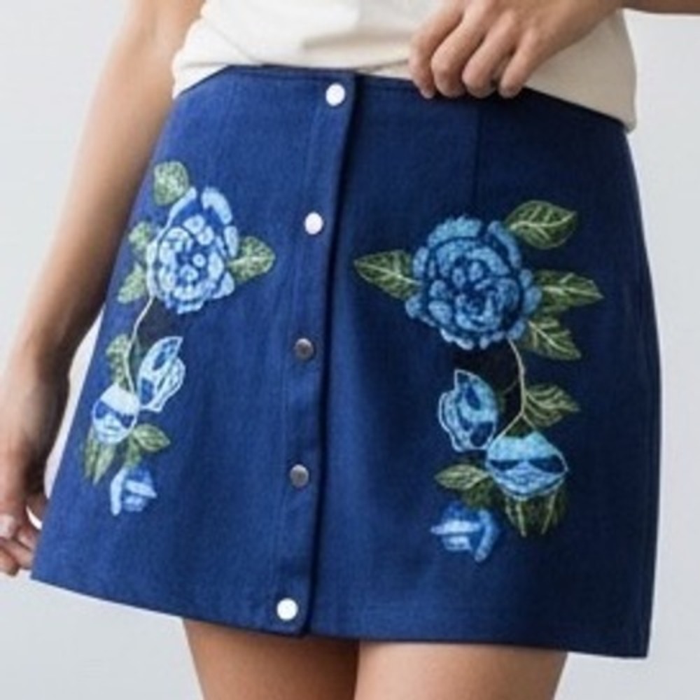 Jack BB Dakota Navy Blue Faux Suede Floral Embroidered Mini Skirt festival retro